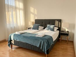 Comfy 3BR Near Belvedere Palace