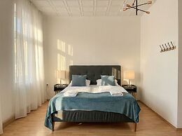 Comfy 3BR Near Belvedere Palace