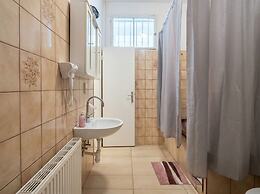 Comfy 3BR Near Belvedere Palace