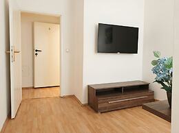 Comfy 3BR Near Belvedere Palace
