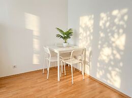 Comfy 3BR Near Belvedere Palace