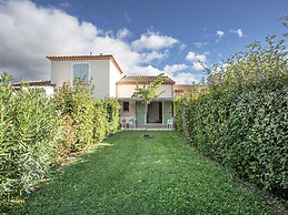 Villa With Heated Pool and Private Garden