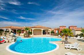 Villa With Heated Pool and Private Garden