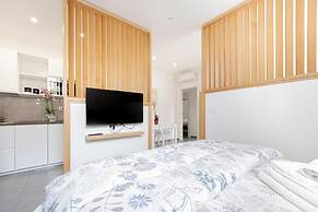 Eos Elegant Apartment & Suites