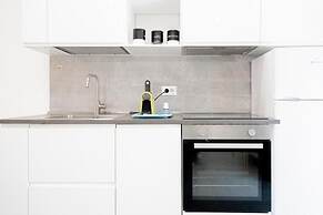 Eos Elegant Apartment & Suites