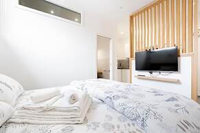 Eos Elegant Apartment & Suites