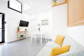 Eos Elegant Apartment & Suites