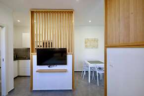 Eos Elegant Apartment & Suites