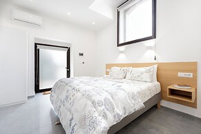Eos Elegant Apartment & Suites