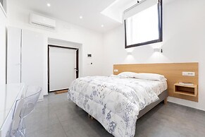 Eos Elegant Apartment & Suites