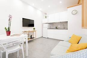 Eos Elegant Apartment & Suites