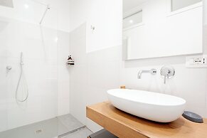 Eos Elegant Apartment & Suites