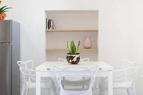 Eos Elegant Apartment & Suites