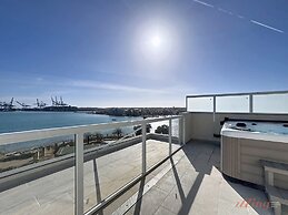 South 32 Hotel by Zzzing