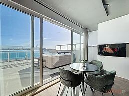 South 32 Hotel by Zzzing