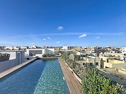 South 32 Hotel by Zzzing