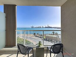 South 32 Hotel by Zzzing