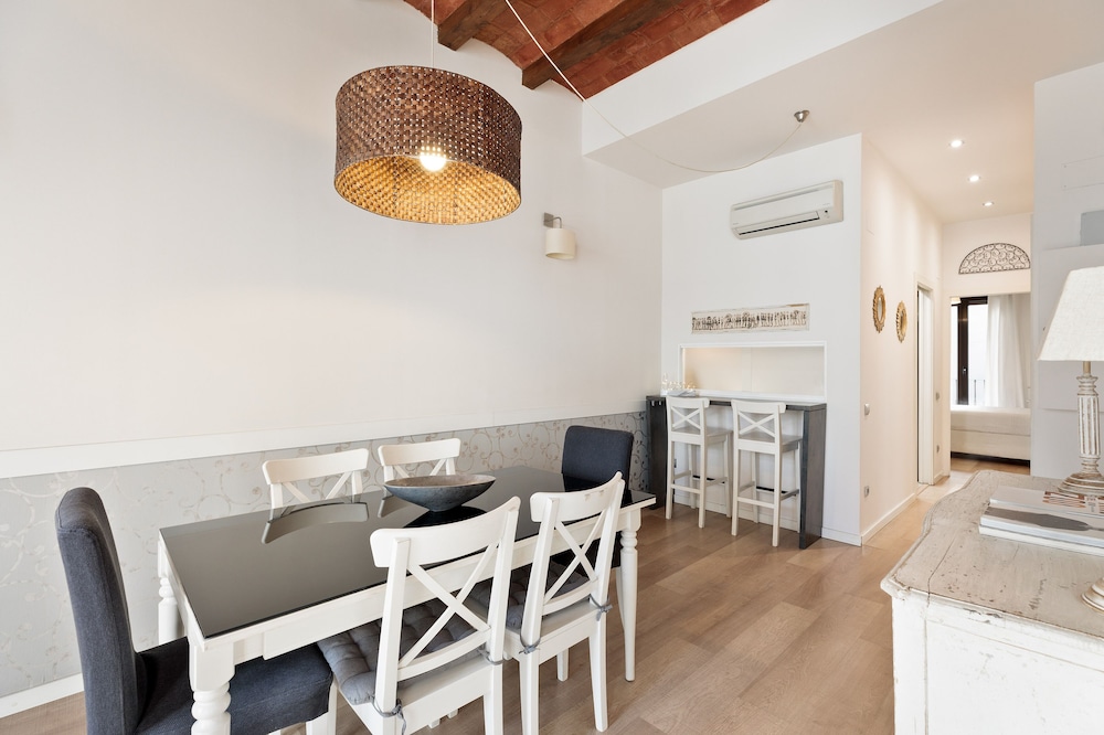 Enjoy Apartments Montserrat Boutique Apartment in Eixample
