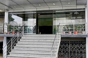 Super Townhouse Bharuch Near Railway Station