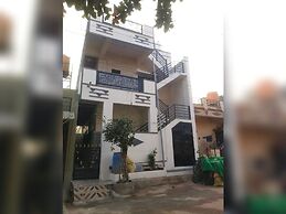 HK Hampi Home Stay