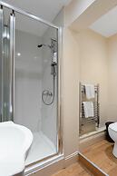 Edinburgh Charming City View Apartment With Modern Comforts
