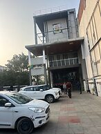 Staylo Masterprice Palace