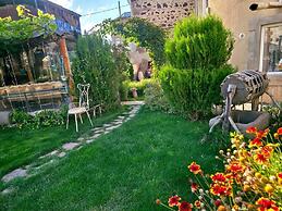 Hacarat Guest House