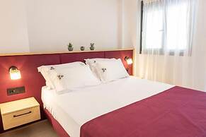 Red Bee Apartment Sea View