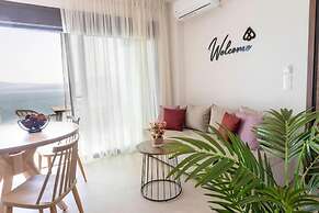 Red Bee Apartment Sea View