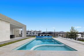 Modern Apartment with Pool in Querétaro