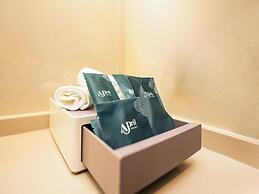 April Hotel