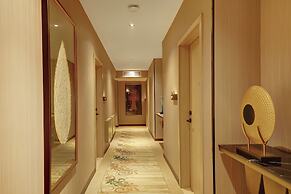 April Hotel