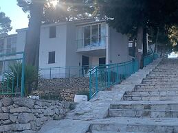 Lumbarda Resort Apartments