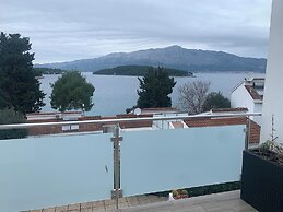 Lumbarda Resort Apartments