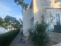Lumbarda Resort Apartments