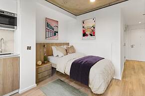 Canvas Wembley Arthur House