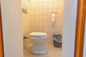 Cozy Convenient Room Prime Location