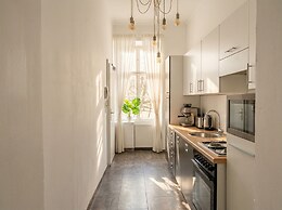 Cozy Convenient Room Prime Location
