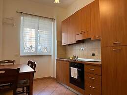 Trastevere Marconi Apartment