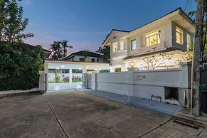 4BR Pool Villa Movie Room V289