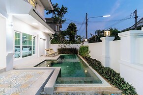 4BR Pool Villa Movie Room V289