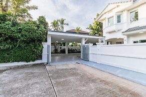 4BR Pool Villa Movie Room V289