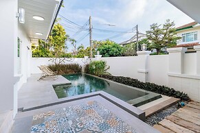 4BR Pool Villa Movie Room V289
