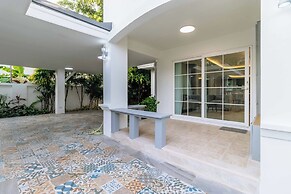4BR Pool Villa Movie Room V289