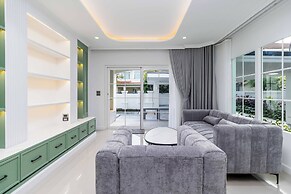 4BR Pool Villa Movie Room V289