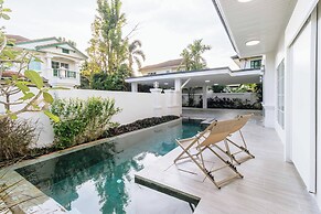 4BR Pool Villa Movie Room V289