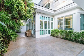 4BR Pool Villa Movie Room V289