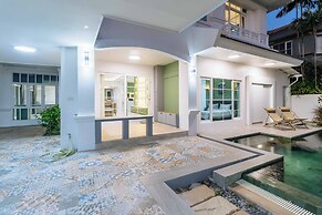 4BR Pool Villa Movie Room V289