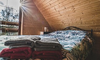 Holiday Home With Sauna, Jacuzzi and Private Pond