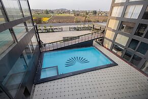 Saaz Hotel, Club & Convention Centre